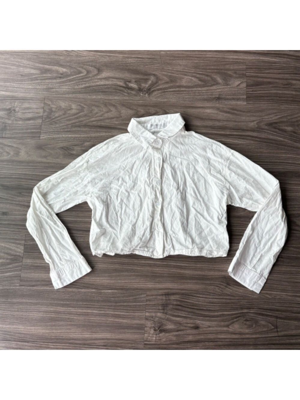 Storets Womens White Button-Up Workwear Inspired Cropped Shirt